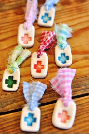 Χειροποίητα Μαρτυρικά Ceramic Pins