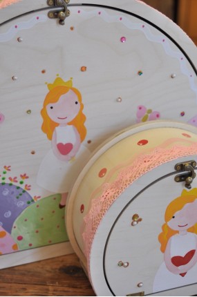 Ξύλινα Κουτιά Βάφτισης Handpainted Suitcase Set